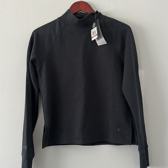 Under Armour Long sleeve light, breathable stretchy sweatshirt size XS, NWT - Picture 1 of 10